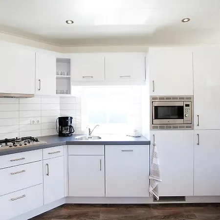 Holiday Home Droompark Buitenhuizen.7 펜션